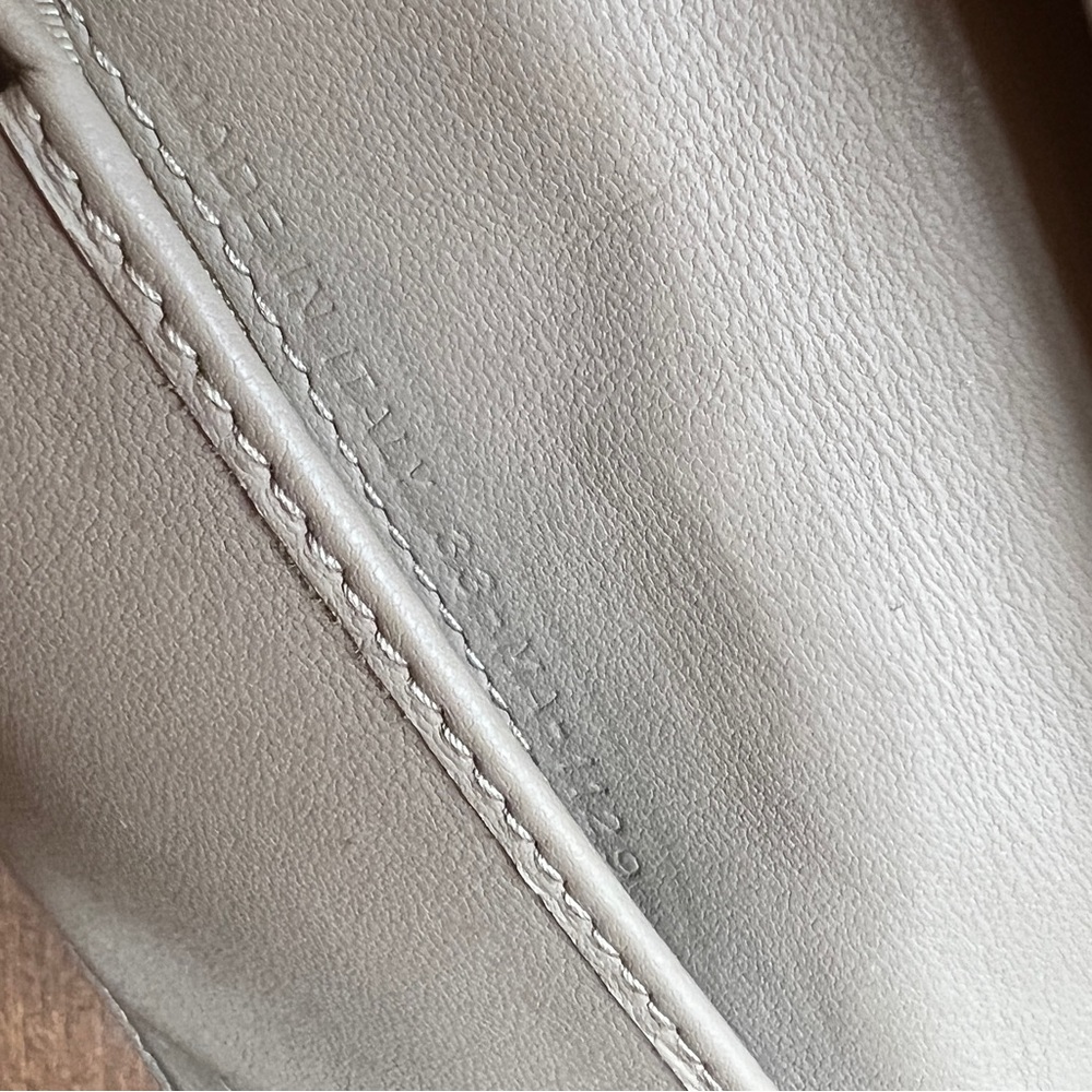 Blush Dior Wallet - Picture 9 of 9